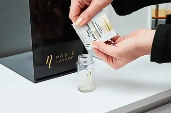 Šampon na řasy a obočí Pure Lash & Brow od Noble Lashes