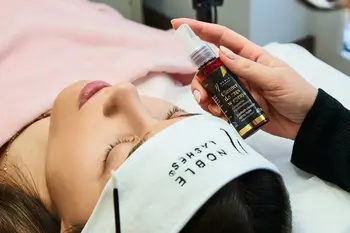 ZVLÁŠTNÍ NABÍDKA! Velký čistič na řasy 40 ml – jahodový
