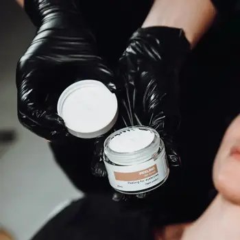 Noble Brow Sada pro pudrovou hennu – Peeling, Korektor + Voda pro hennu ZDARMA