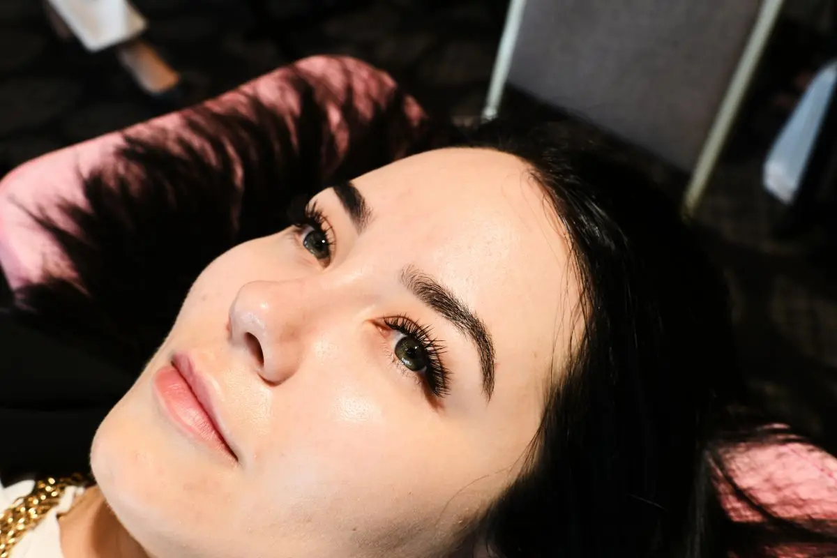 Efekty prodlužování řas metodou UV Noble Lashes