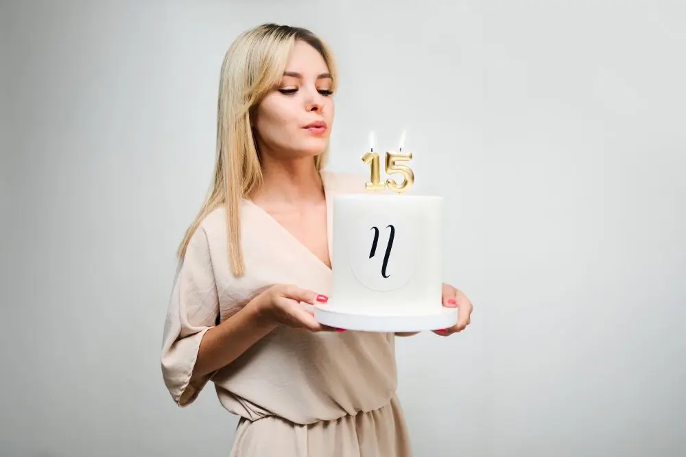 Urodziny Noble Lashes Urodzinowy tort Noble Lashes