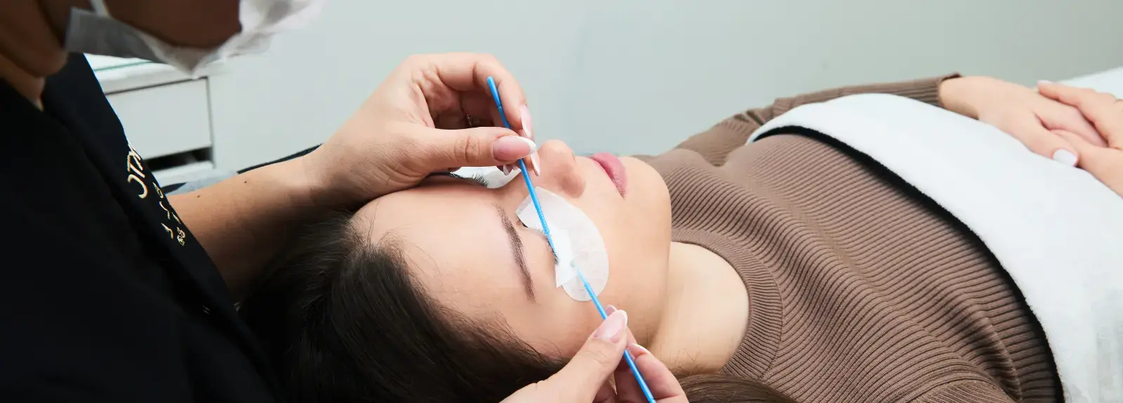 Nejčastější problémy při stylingu řas – slzení, cukání víčka, podráždění