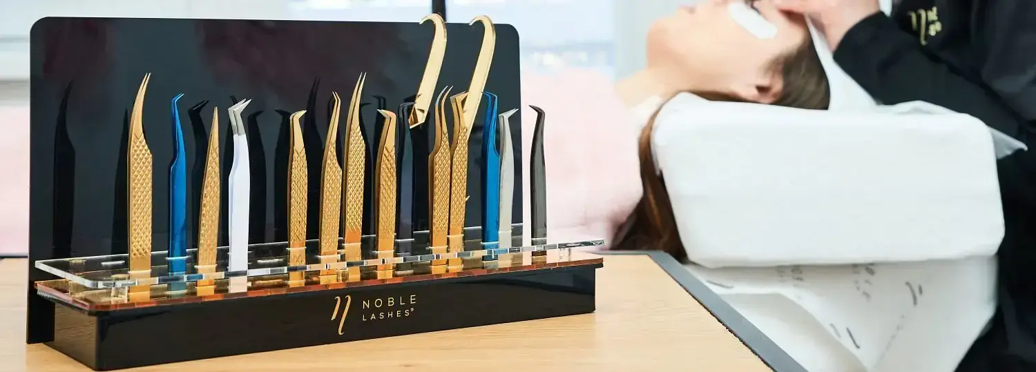 Stylizace řas začíná… u skladování!