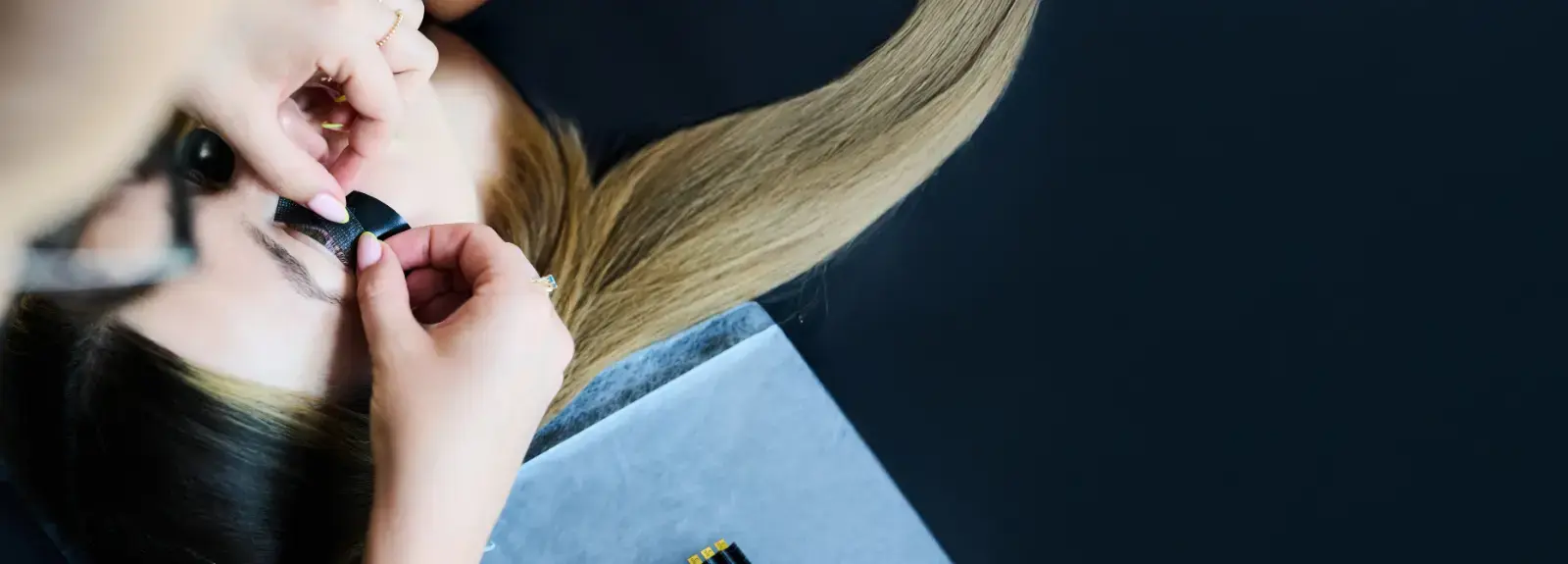 Efekt Kim – Jak krok za krokem vytvořit ikonický efekt na řasách?