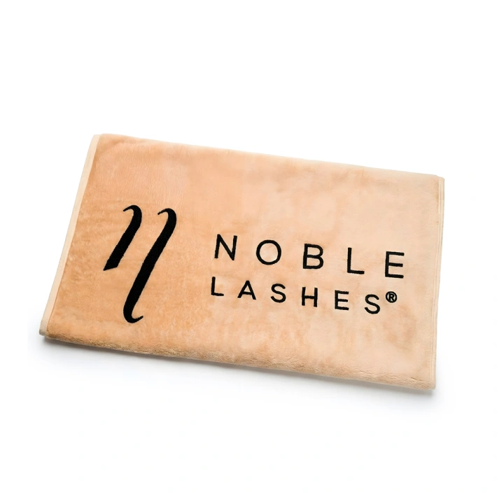 Deka s logem Noble Lashes